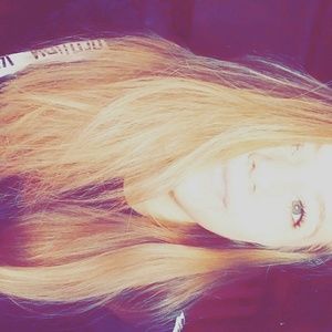 Meet your Posher, Cera